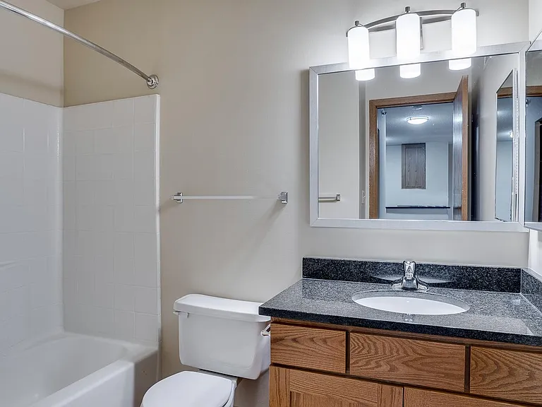 Laurel Village Apartments — Photo 59