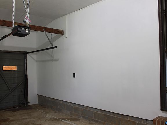 4th image of 309 Star St SW
