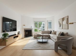 555 W 14th Ave #319, Vancouver, BC V5Z4G8