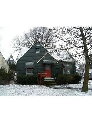 223 Fournier St photo 1