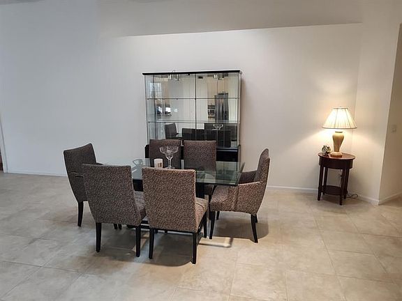 4th image of 7715 Azalea Ct