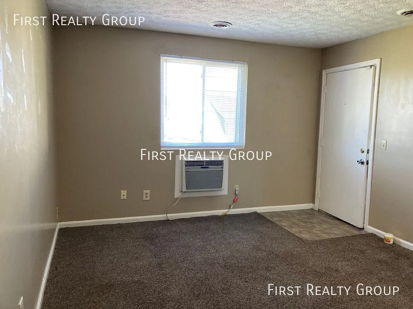 2 Bedroom, 1 Bath Upstairs Apartment For Rent, Move In Ready! — Photo 2