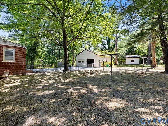 3rd image of 1215 Starling Dr