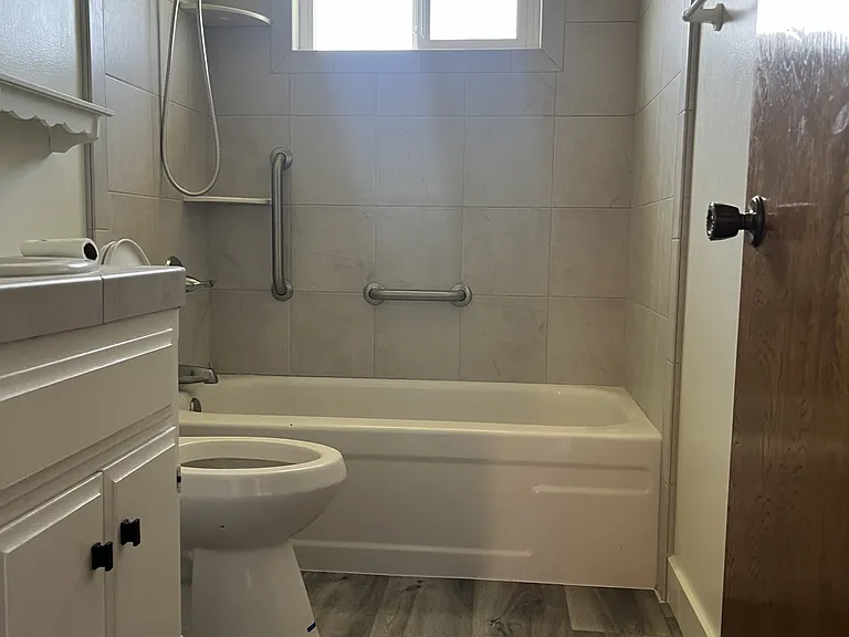 1094 Tara Ct — Photo 7