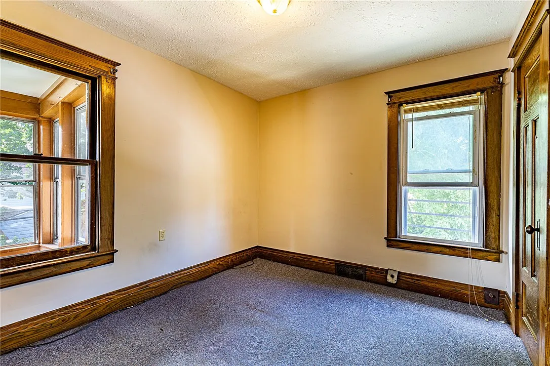 2 bed, 1.0 bath, 1072 sqft, $1,250 — Photo 4
