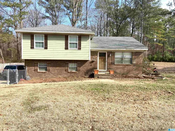 1351 Golden Forest Dr, Bessemer, AL 35022