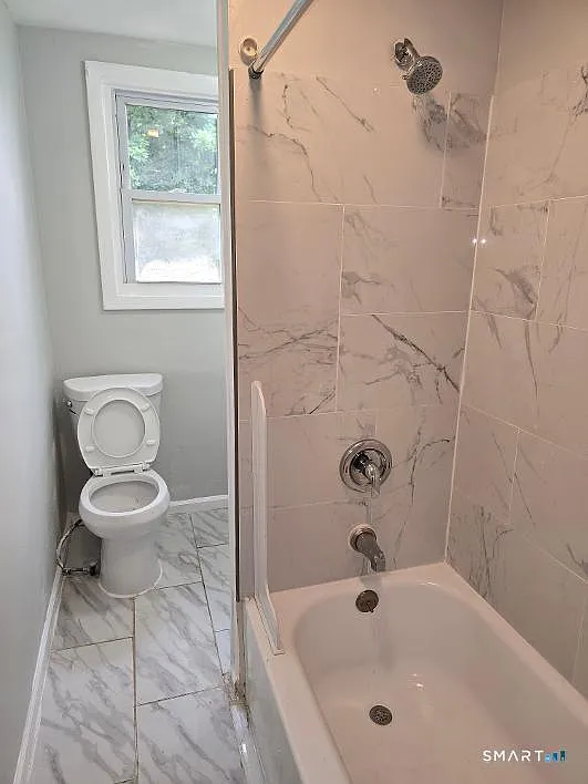 4 bed, 1.0 bath, 1478 sqft, $2,350 — Photo 4