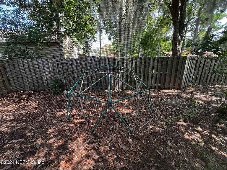 6137 Island Forest Dr — Photo 5