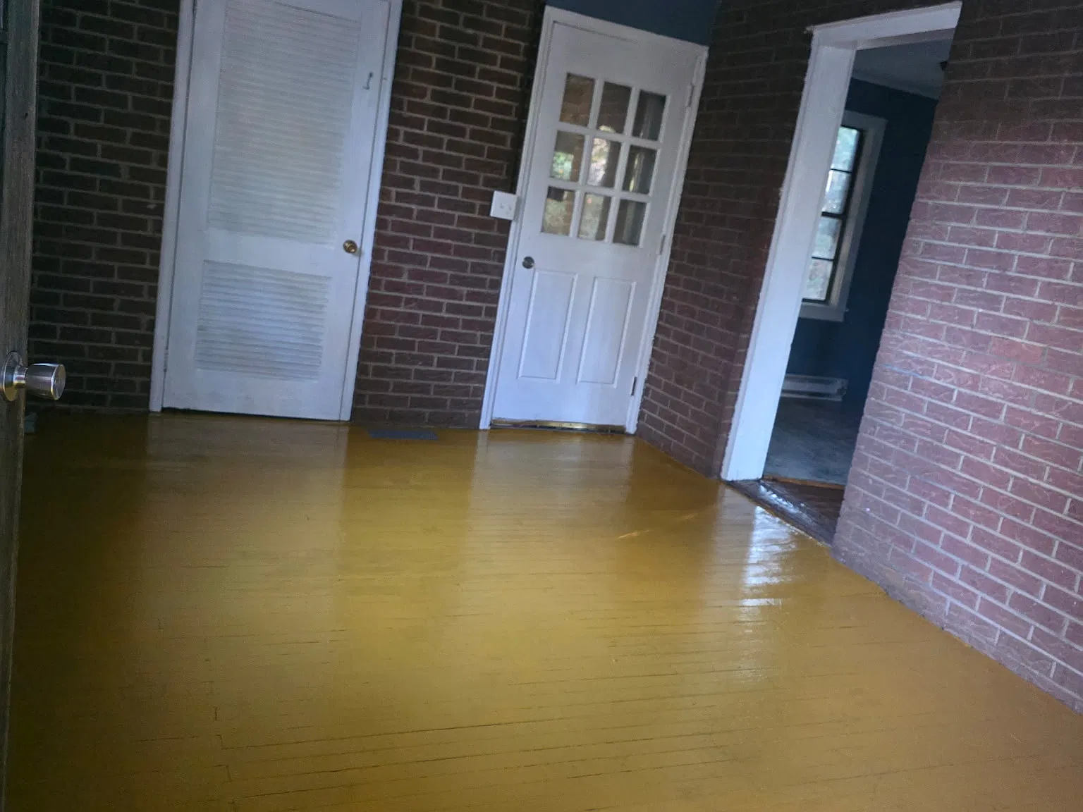 3 bed, 1300 sqft, $825 — Photo 3