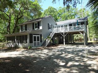 8996 Palmetto Rd, Edisto Island, SC 29438