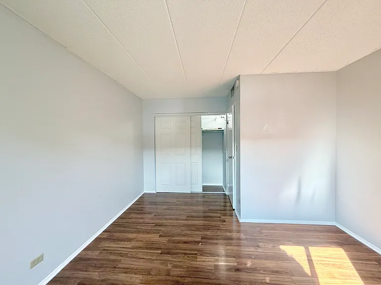 3223 W Parkway Dr #1G — Photo 8