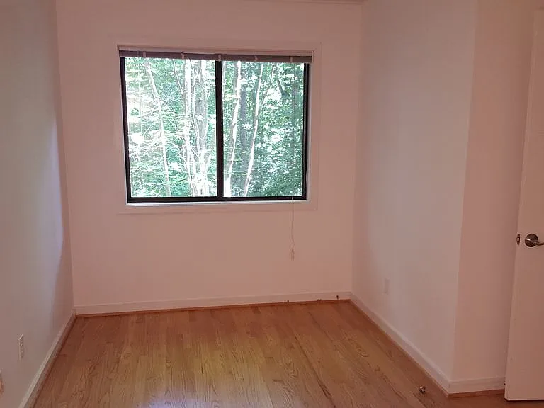 308 Eastwood Rd #B — Photo 6