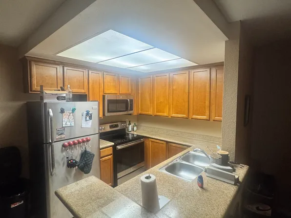 432 Edgehill Ln, Oceanside, CA