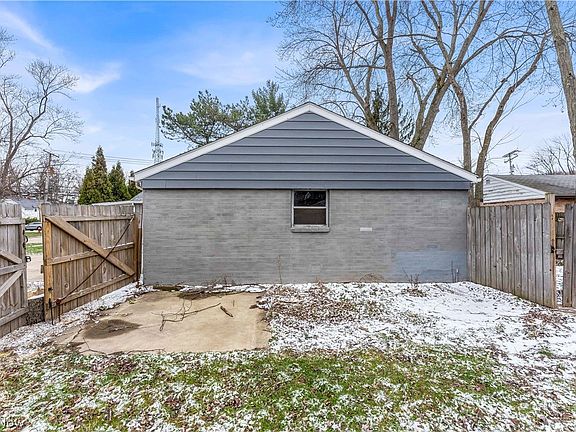 3rd image of 7320 Avon Belden Rd