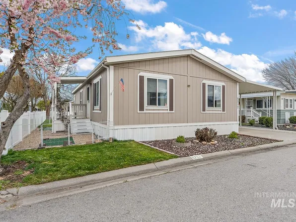 5717 N Fairfax Ln, Garden City, ID 83714