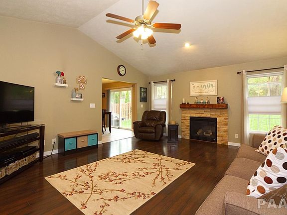 4th image of 207 Tulip Dr
