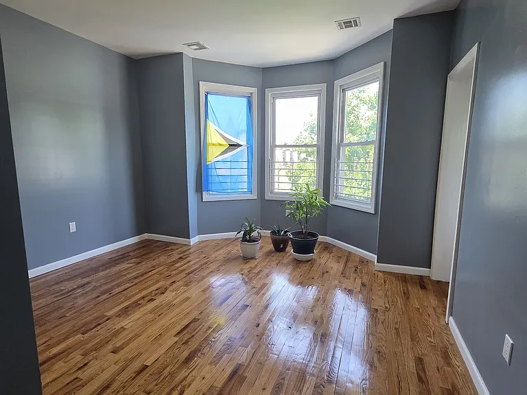 136 S 11th St #3 — Photo 8