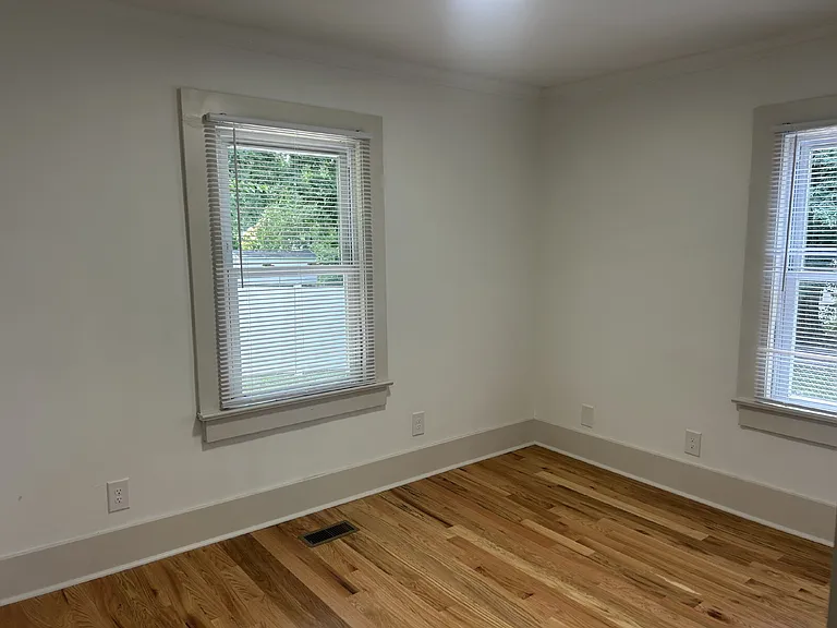 914 Linwood Rd — Photo 16