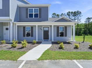 221 Crab Claw Spit Ln, Jacksonville, NC 28546