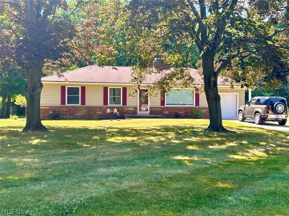 5676 Harter Home Dr, Akron, OH 44319