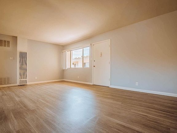 5th image of 1975 S Corning St #100