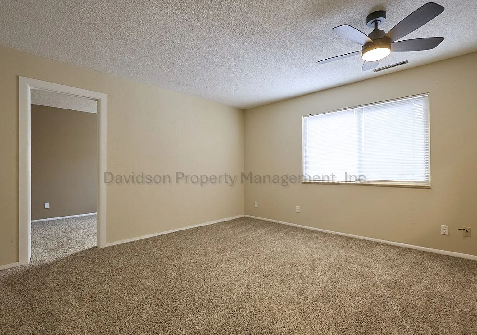 Cozy 3 Bedroom Condo in Eastern Colorado Springs — Photo 4
