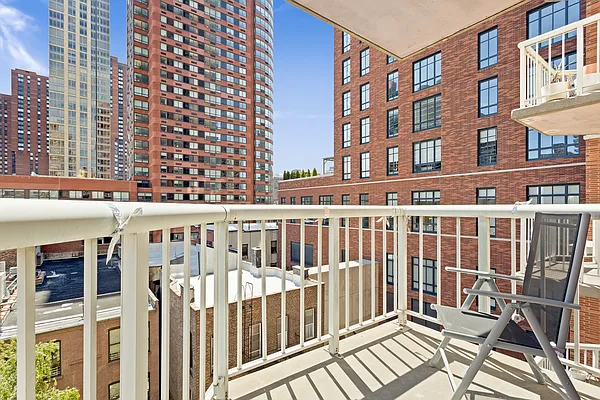 Rented by Corcoran | media 15