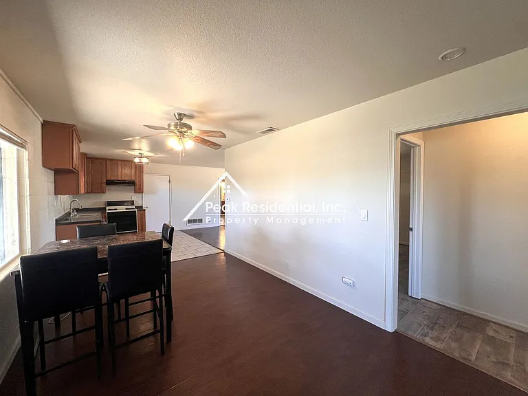 3201 Leona Cir — Photo 6
