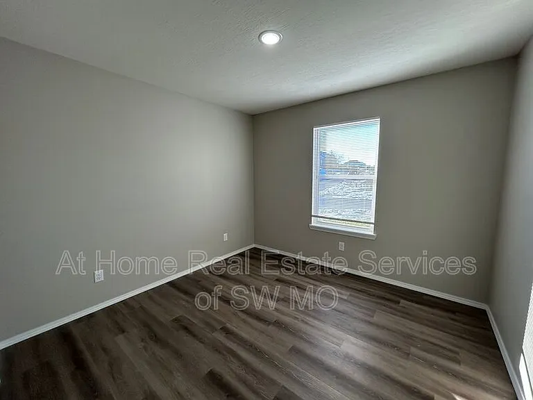 702 E Watermill Cir — Photo 12