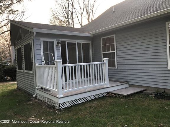 5th image of 317 Gardenia Dr