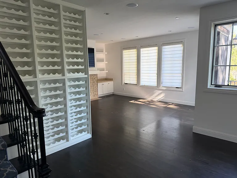 2509 Easton Dr — Photo 33