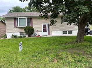 1208 N 12th St, Norfolk, NE 68701