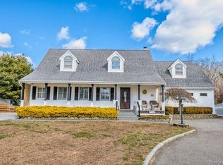 259 Frowein Rd, Center Moriches, NY 11934