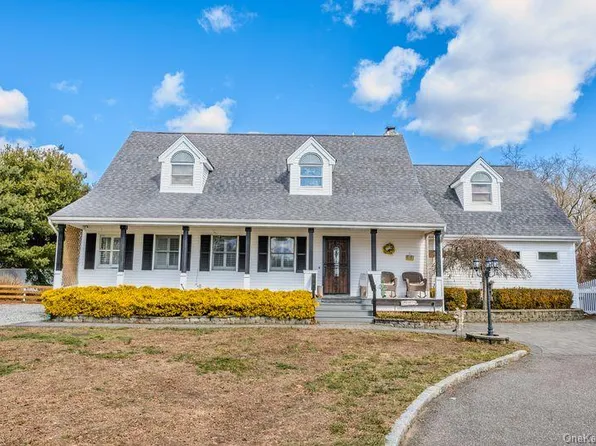 259 Frowein Road, Center Moriches, NY 11934