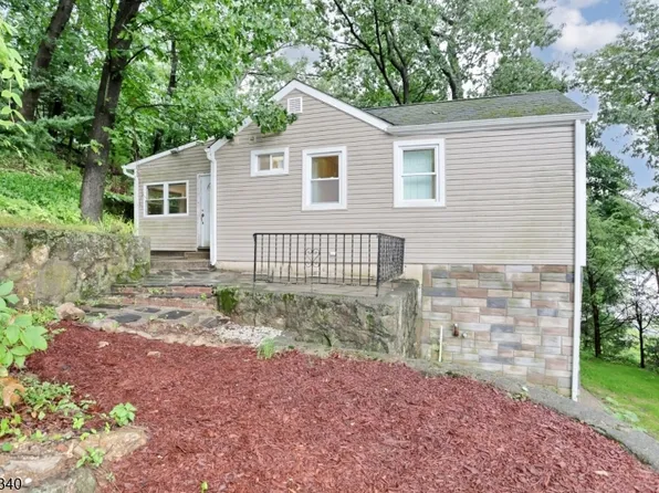 13 Mountain Glen Rd, Ringwood Boro, NJ 07456