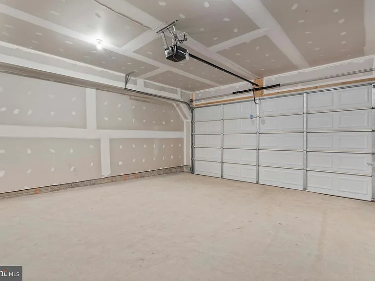 1727 Evansberry Dr — Photo 34