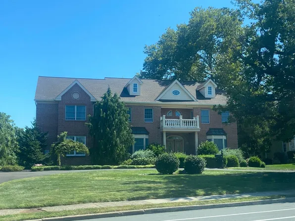 11035 Knights Rd, Philadelphia, PA 19154