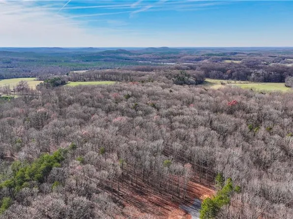 463 Golfcrest Rd, Denton, NC 27239