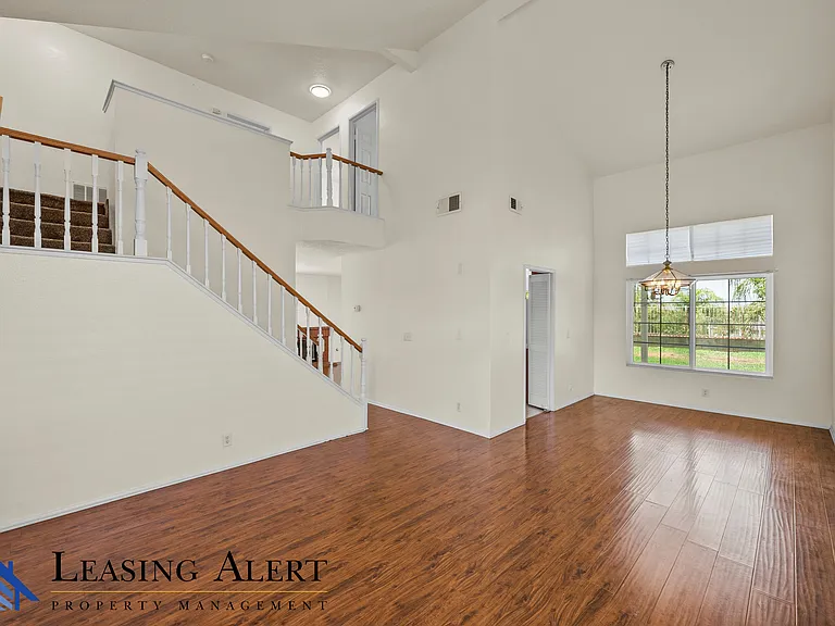 27653 Myrin Ct — Photo 2