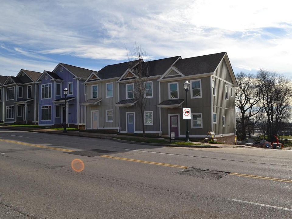 1st image of 916 Wall St