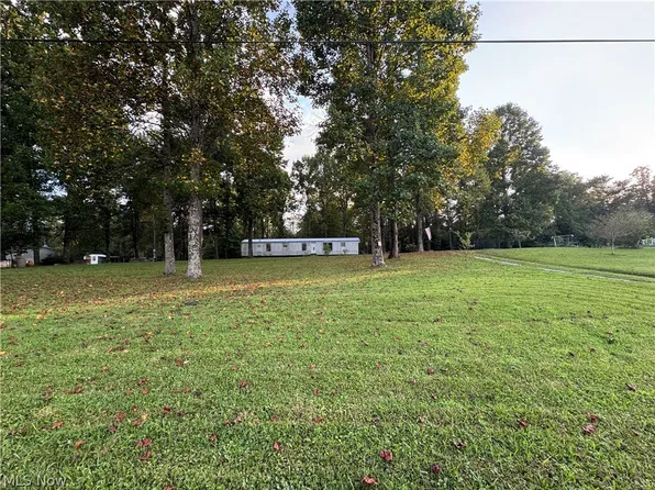 28175 Huckleberry Rd, Coolville, OH 45723