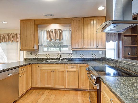 5th image of 1432 Birch Leaf Rd