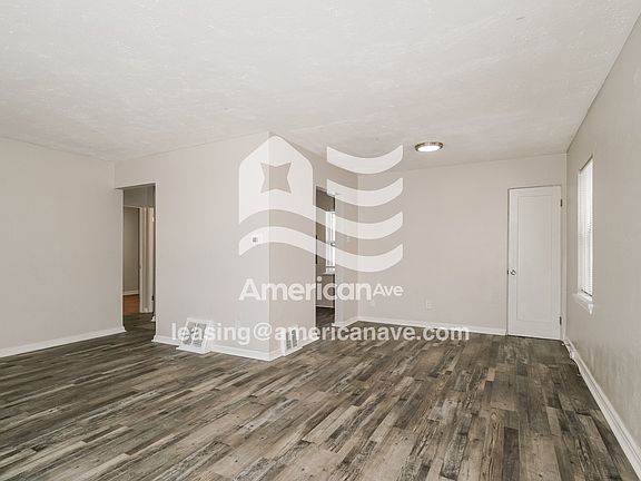 849916_004_living_room_14266263.jpg