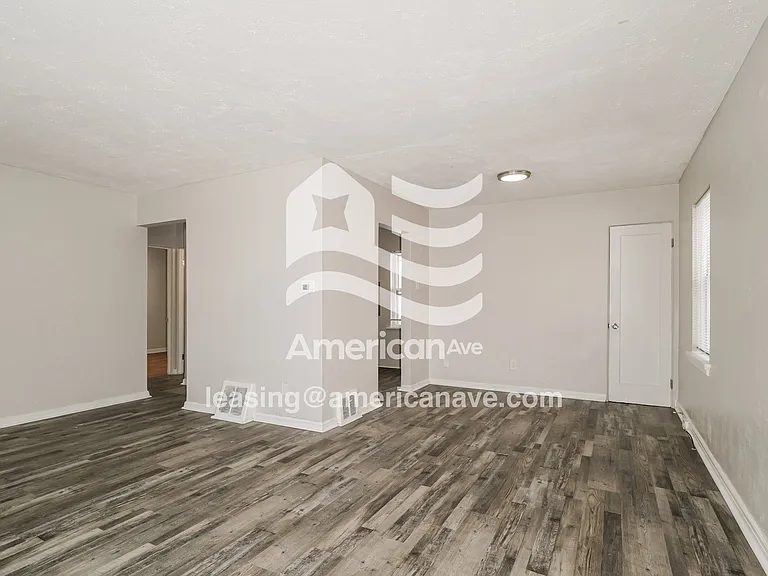849916_004_living_room_14266263.jpg