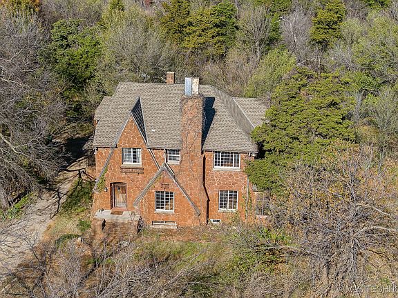 2nd image of 4201 NE 36th St