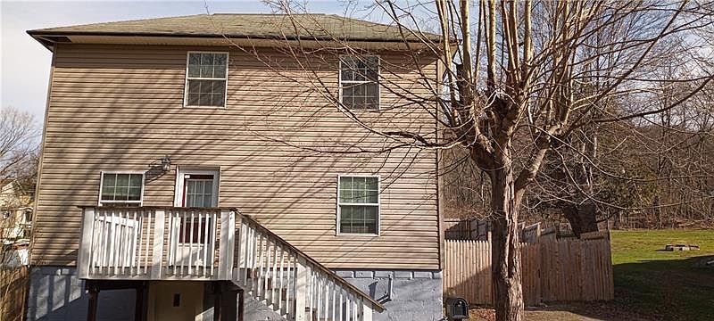 1st image of 215 Main St