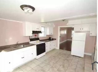 2584 Salem Dr, Bensalem, PA 19020