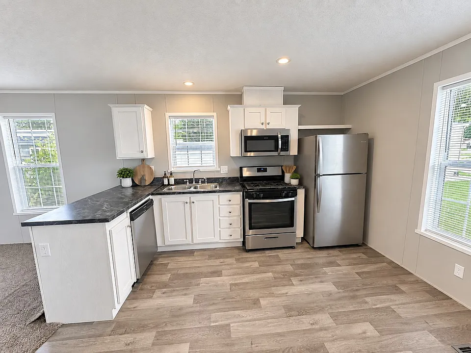 270 Spruce Ave #270