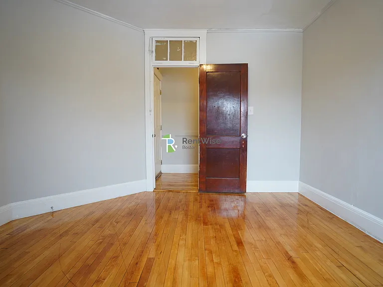 88 Cypress St #3 — Photo 7