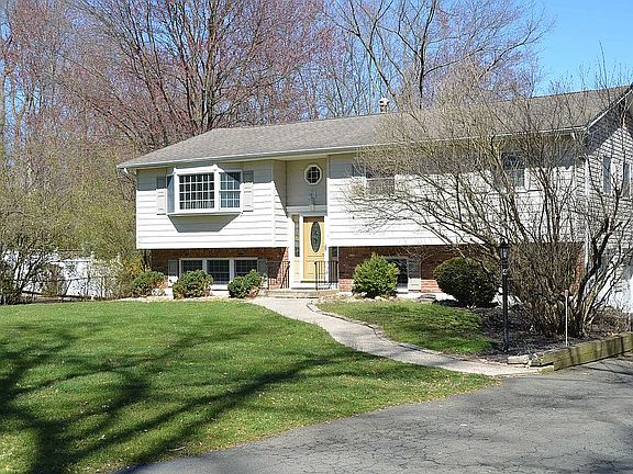 3rd image of 4 Sunrise Ave